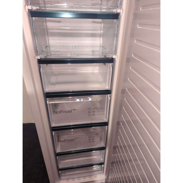 Bosch GIN81HCE0G/MG Serie | 8 Frost Free Flat Hinge Upright Freezer
