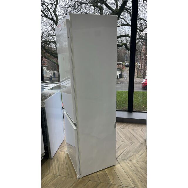 Caple RI7300//NEW 70/30 Inegrated Fridge Freezer