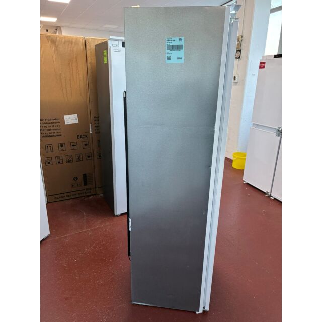 Hotpoint HSZ18011UK/MG Integrated Fridge With Ice Box