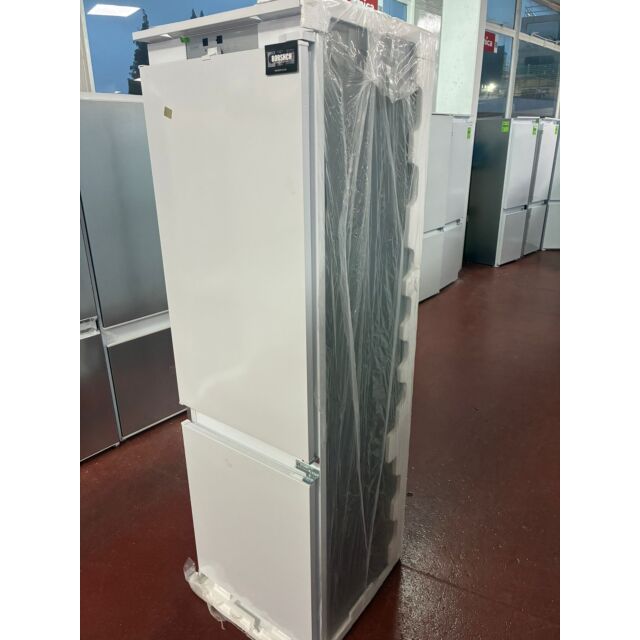 Hotpoint HTC18T514/RGRADE Integrated Fridge Freezer