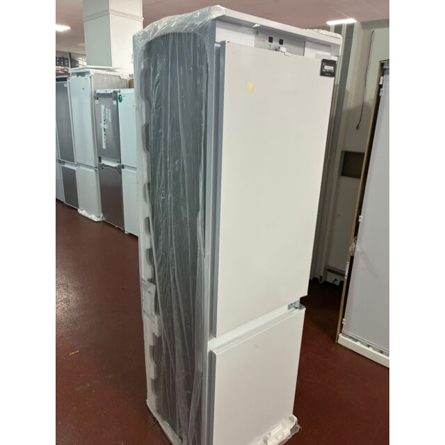 Hotpoint HTC18T514/RGRADE Integrated Fridge Freezer
