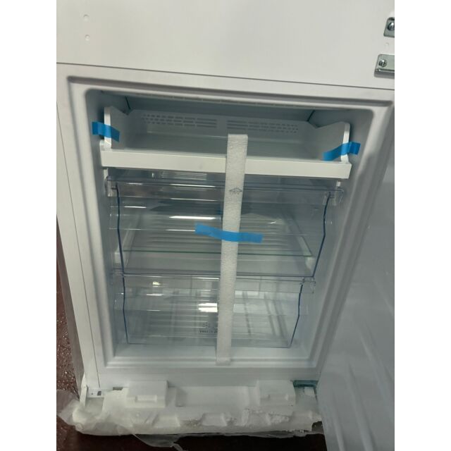 Hotpoint HTC18T514/RGRADE Integrated Fridge Freezer