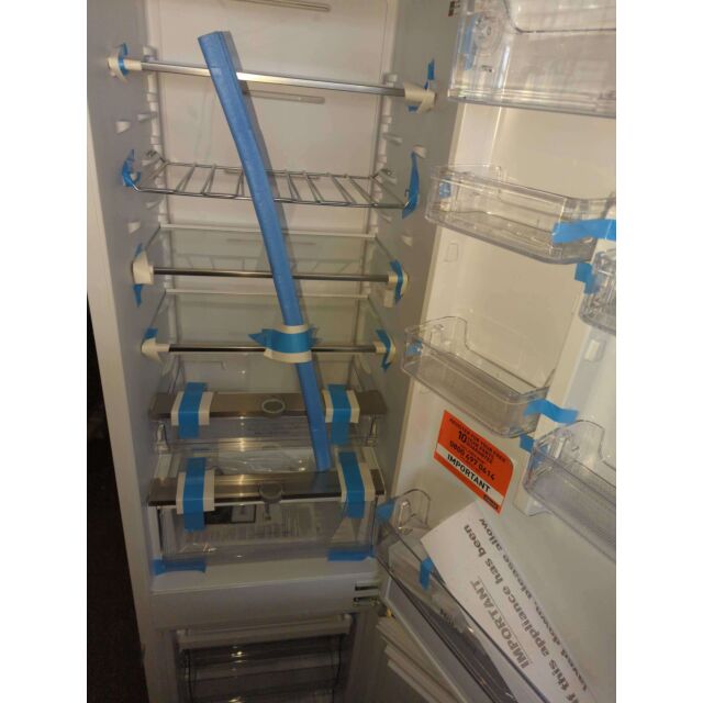 Hotpoint HTC20T321UK Frost Free Integrateded 70/30 Fridge Freezer