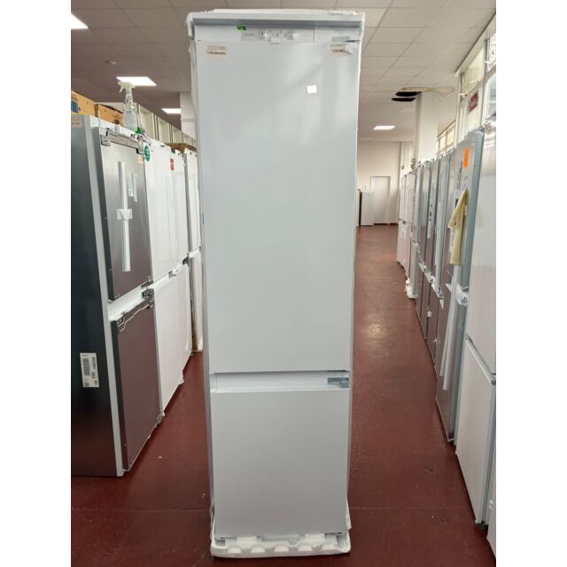 Hotpoint HTC20T322/R Integrated Frost Free Fridge Freezer