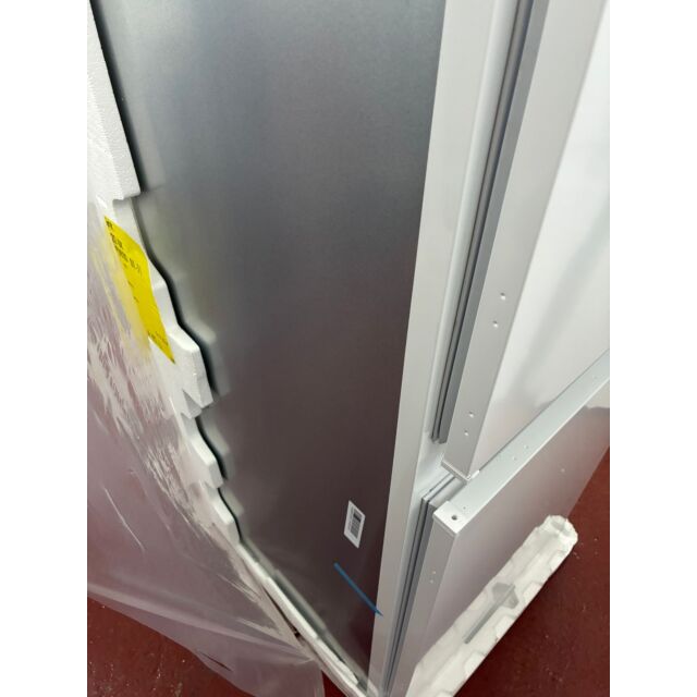 Hotpoint HTC20T322/R Integrated Frost Free Fridge Freezer