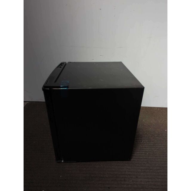 Montpellier MTTF32BK/OG Taple Top Freezer