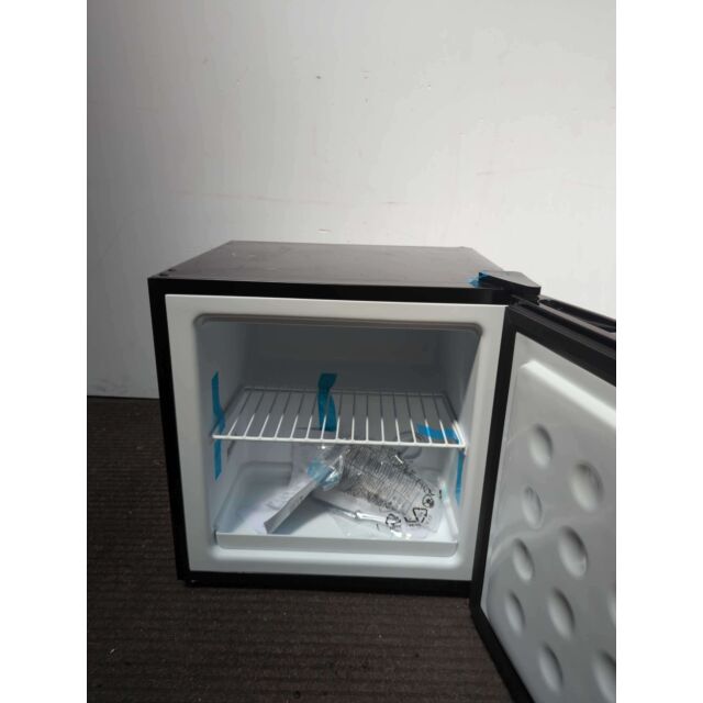 Montpellier MTTF32BK/OG Taple Top Freezer