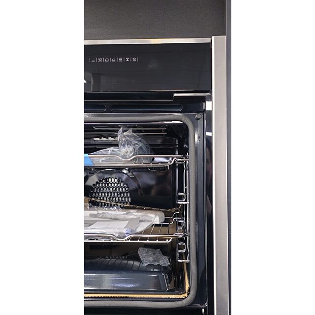 Neff B57VR22N0B Built-In Oven With Added Steam Function