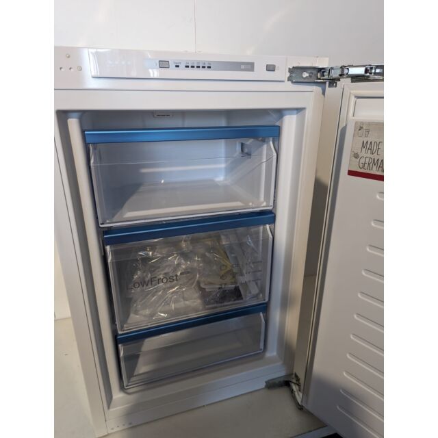 Neff GI1216DE0/MG In Column Freezer