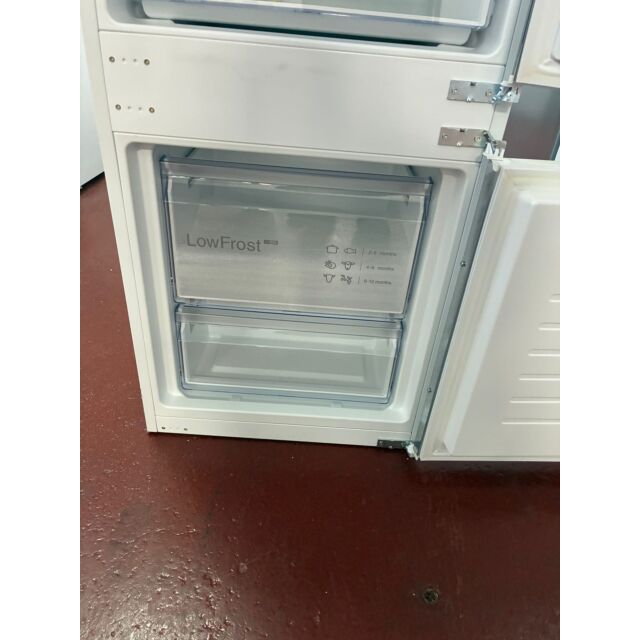 Neff KI5872SE0G//MG 70:30 Low Frost Built In Fridge Freezer - Sliding Hinge