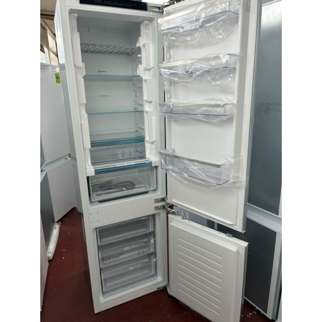 Neff KI7962FD0G/MG Integrated No Frost 70/30 Integrated Fridge Freezer, Fixed Hinge