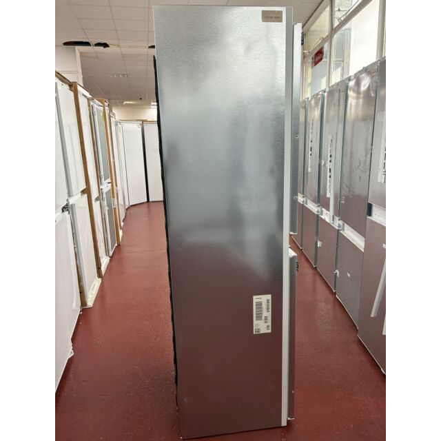 Siemens KI85NNFE0G//MG 50/50 Integrated Fridge Freezer